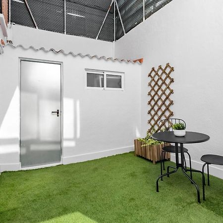 Cozy 2 Bedroom Apartment With Patio Мадрид Экстерьер фото