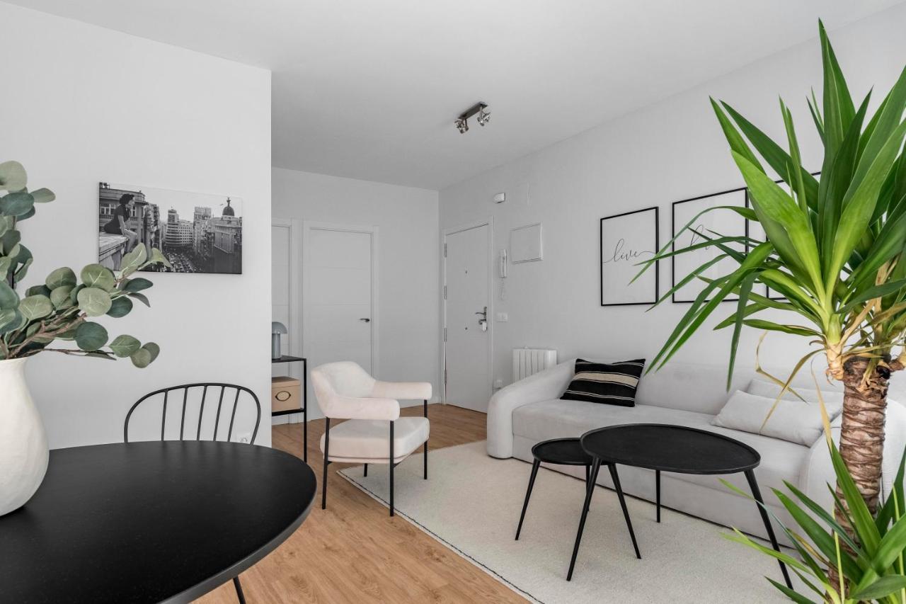Cozy 2 Bedroom Apartment With Patio Мадрид Экстерьер фото